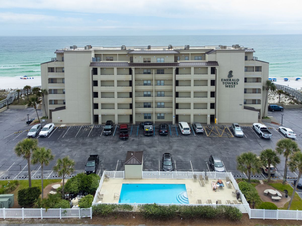 Emerald Towers West Resort Okaloosa Island Fort Walton Beach Vacation Condos By Sunset Resort Rentals